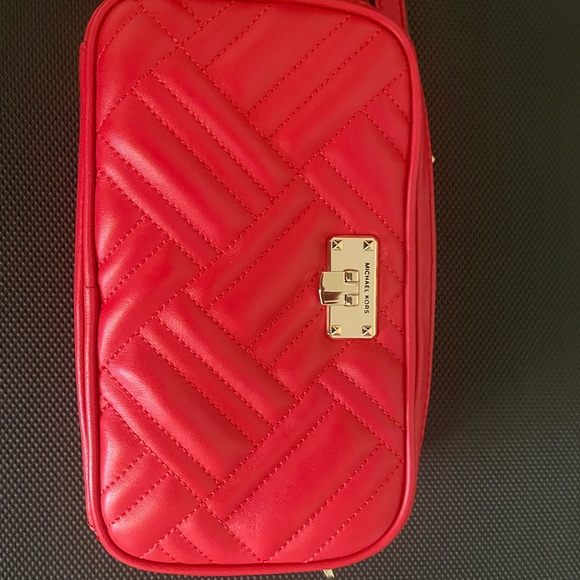 PRIDE MONTH IS COMING UP!!!! Michael Kors PRIDE Crossbody. Used 1 day!!! - Picture 5 of 9